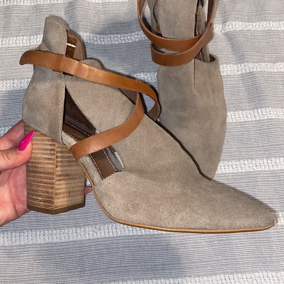 Hudson Geneva suede ankle boot size 38 - Picture 3 of 12